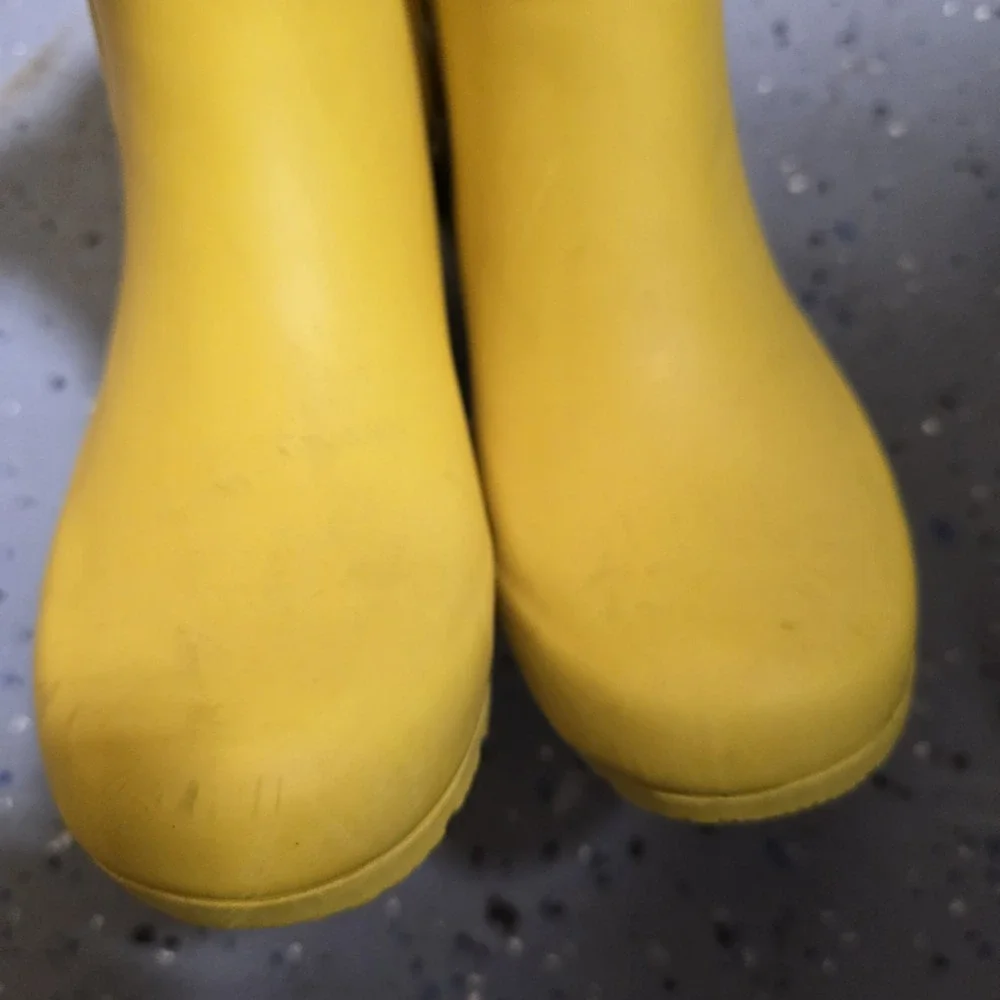 ROMA‎ Boots Women's Chelsea Rain Boots Yellow Rubber Ankle Booties Size 7 US...